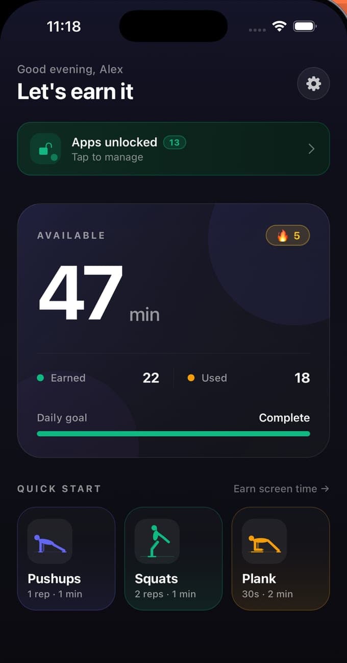 La pantalla de inicio de BurnToScroll, interfaz en inglés: Good evening, Alex, Let's earn it; Apps unlocked con un contador de 13; Available 47 min junto a una llama de racha de cinco días, Earned 22 y Used 18, Daily goal Complete; mosaicos de Quick Start para Pushups, Squats y Plank con sus tarifas